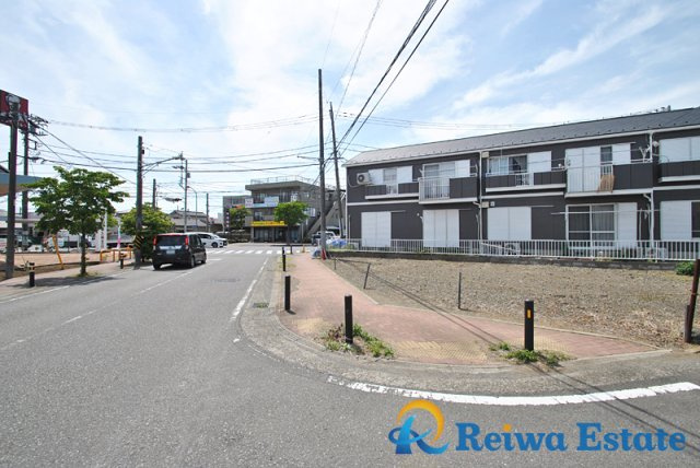 売地　茅ヶ崎市西久保の前面道路含む現地写真