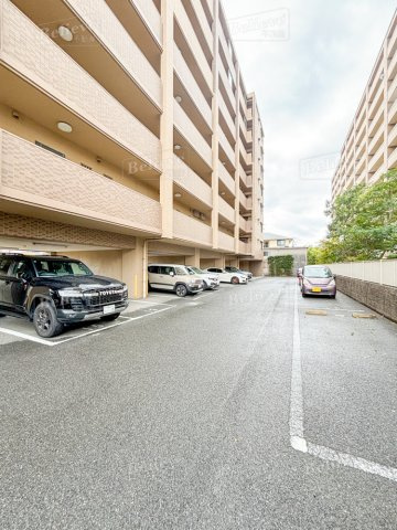 レジデンス東櫛原の駐車場|駐車スペースもあります☆