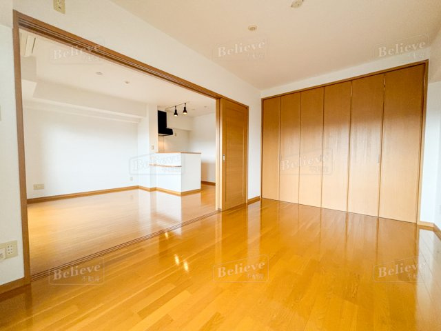 レジデンス東櫛原の寝室|クローゼット付の洋室です☆