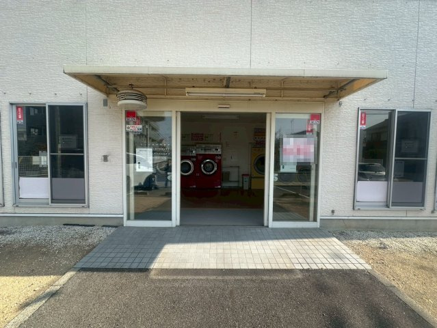 原2丁目貸店舗のエントランス