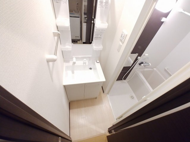 神戸市垂水区乙木２丁目のアパートの内装|独立洗面台もあります！