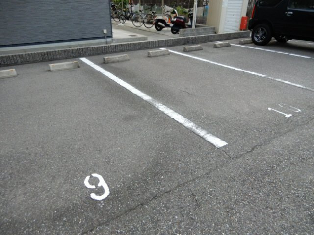 レオパレスＩｎｔｅｒｉｓｔａの駐車場