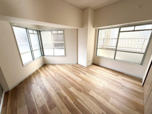 ニューコーポ千種橋の洋室|使い勝手のいい洋室です