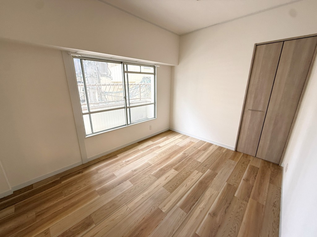 ニューコーポ千種橋の洋室|ゆったりした洋室です