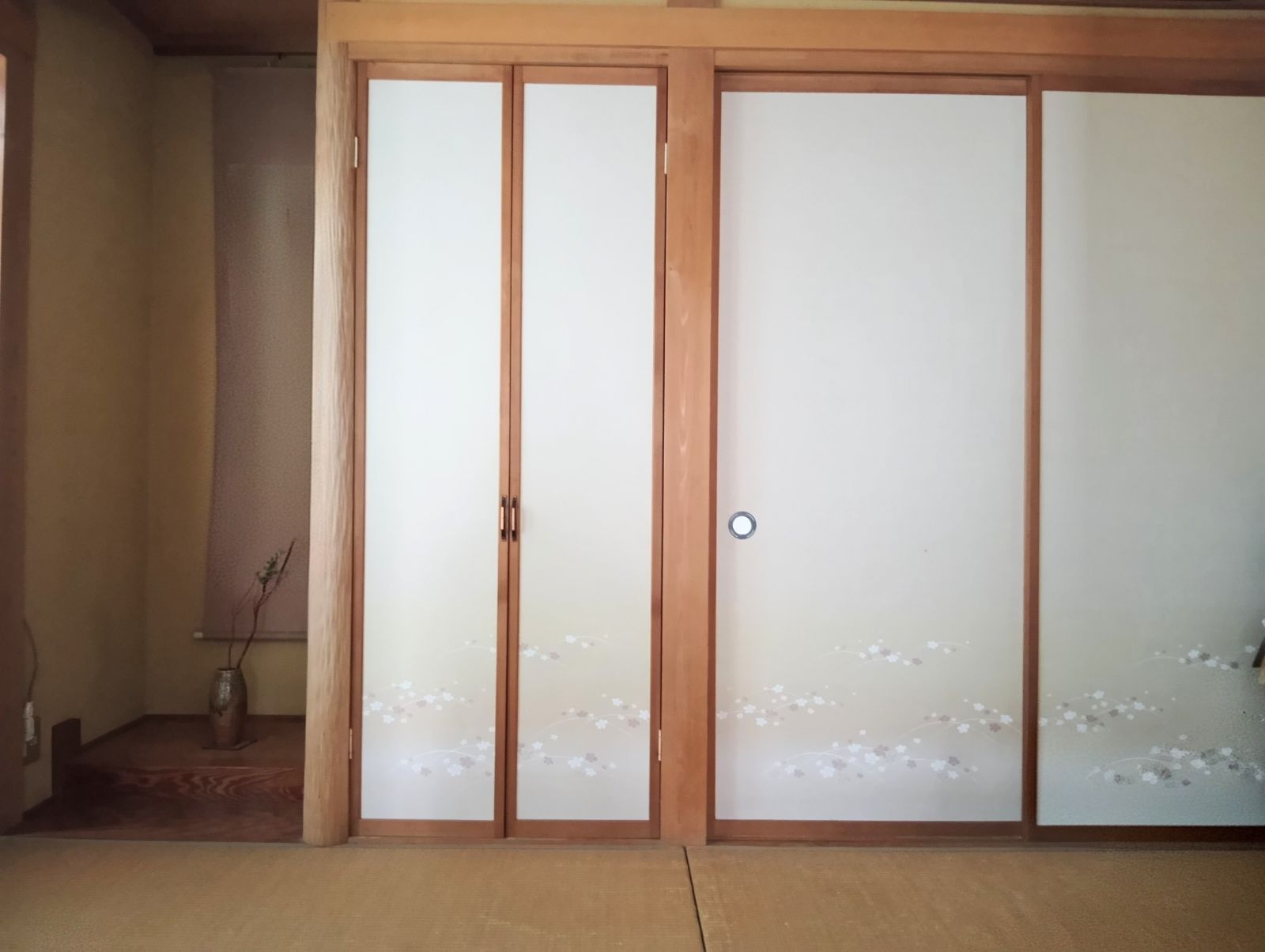 売中古戸建　中央区高丘東四丁目の収納|床の間付きの本格和室。掘りごたつも完備しています！
やわらかな光が差し込む、落ち着きある空間です。