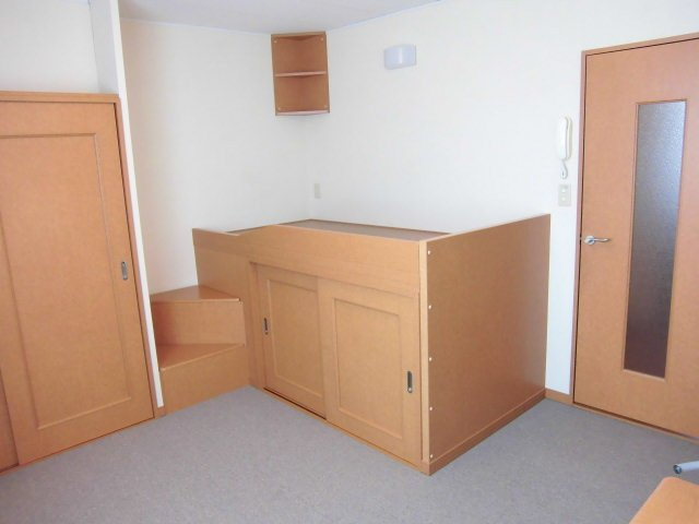 レオパレスウィル７７の居間・リビング