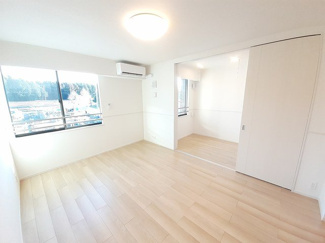 【居間・リビング】 | ポスト　フォルトナートＡ | こちらのリビングで趣味の時間をお楽しみください