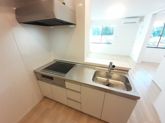 【キッチン】 | ポスト　フォルトナートＡ | コンパクトなキッチンで掃除もラクラク