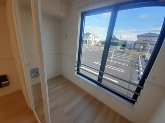 【内装】 | メゾン・ド・リヴィエール　Ⅱ | 明るい室内です