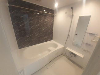 【浴室】 | メゾン・ド・リヴィエール　Ⅱ | 落ち着いた空間のお風呂です