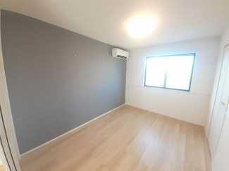 【内装】 | メゾン・ド・リヴィエール　Ⅱ | 明るい色調の室内です