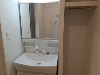 【洗面所】 | トムトック　Ⅵ | 明るい洗面所です