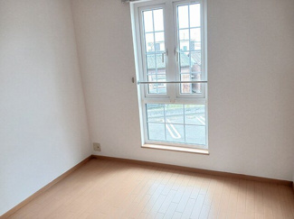 【内装】 | クレストールＫ２ | 明るい室内です