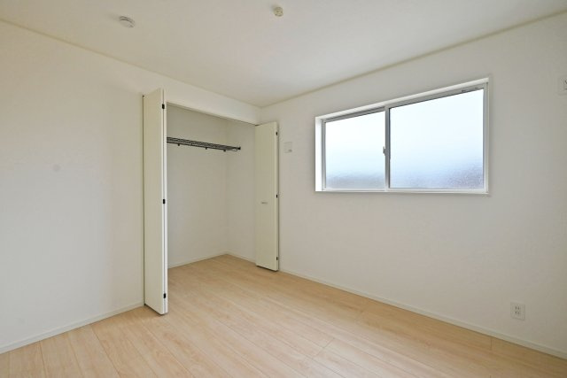 クレイドルガーデン伊丹市荻野西1丁目新築一戸建て│3SLDK+駐車駐輪の子供部屋|-洋室5.2帖(2F)-