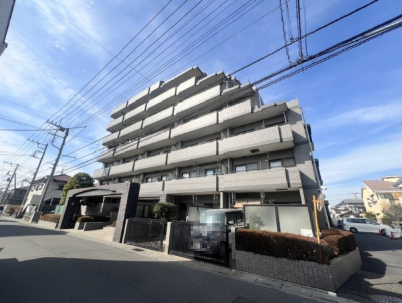 ライオンズマンション大宮宮原の外観|外部の方が簡単に入室できないオートロックがあり防犯面安心です。宅配ボックスもございますのでご不在時でも荷物が届きます。