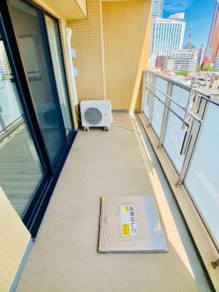 イニシアイオ西麻布の居間・リビング