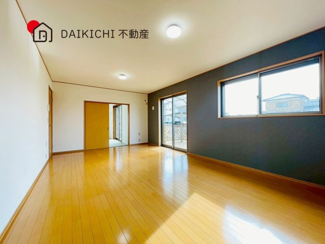 【居間・リビング】 | 鴻巣市屈巣　中古戸建