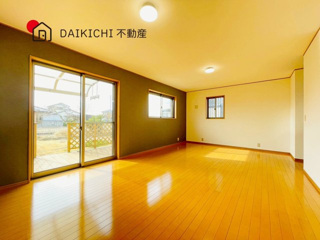 【居間・リビング】 | 鴻巣市屈巣　中古戸建