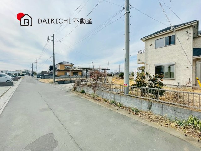 【前面道路含む現地写真】 | 鴻巣市屈巣　中古戸建