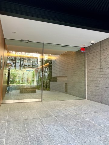 クリオ西横浜セントラルマークスのエントランス