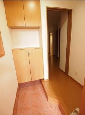 【玄関】 | 千石1丁目貸家 | 明るい玄関です