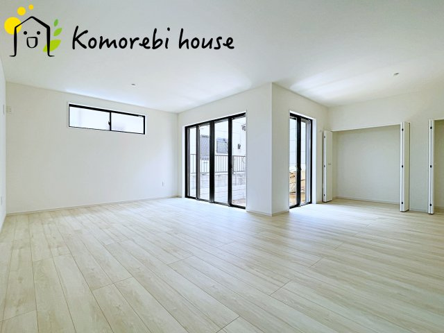 上尾市緑丘　9期　新築一戸建て　グレース　02の居間・リビング|ゆったり過ごせる居間です