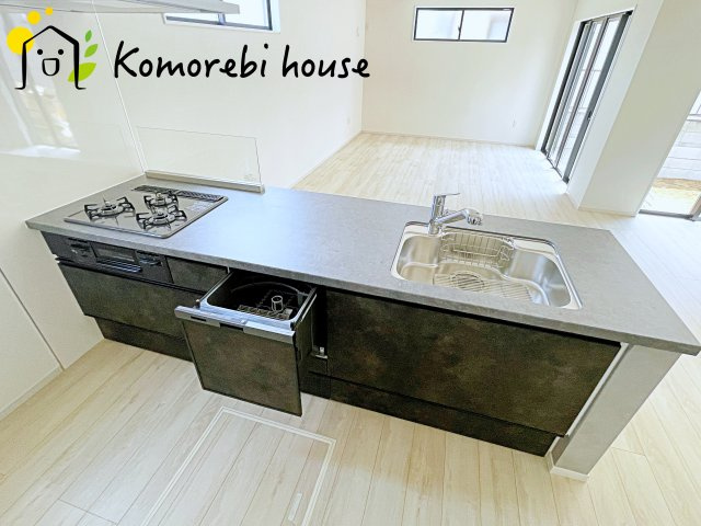 上尾市緑丘　9期　新築一戸建て　グレース　02のキッチン|お料理しやすいキッチンです