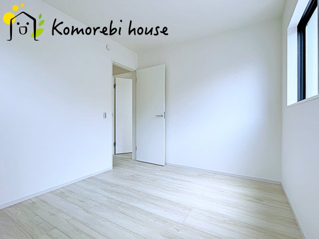 上尾市緑丘　9期　新築一戸建て　グレース　02の洋室|明るい洋室です