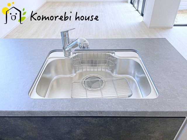 上尾市緑丘　9期　新築一戸建て　グレース　02のキッチン|お料理しやすいキッチンです