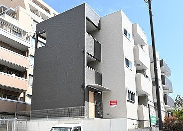 PHOENIX香椎駅前の外観