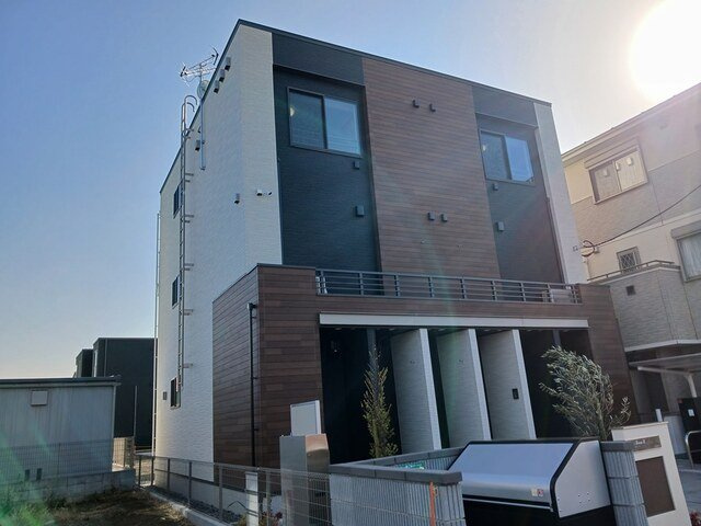 パインズ　グレイスⅢ