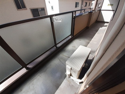 【バルコニー】 | サンファミール西庄 | バルコニーからの眺めを楽しみながら食事をしませんか