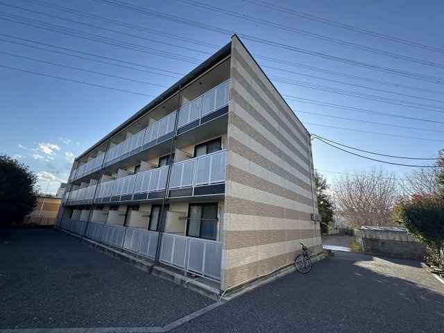 レオパレスストラーダの外観