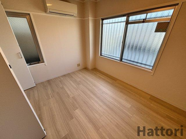 エステートピア緑地の居間・リビング