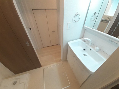 【洗面所】 | フェリア垣内 | ゆったりとスペースのある洗面所