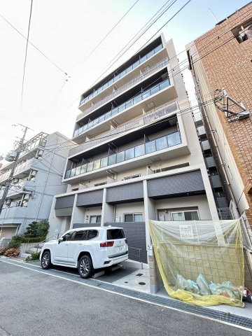 STEADY三宮の外観