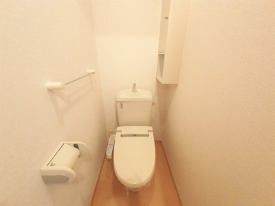 【トイレ】 | サンリット・ヴィラ神屋 | 清潔感のあるトイレです
