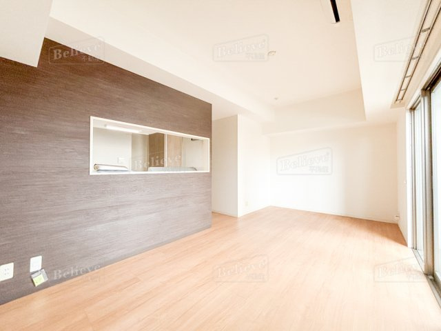 アーバンコート中央町の居間・リビング|広いリビングです☆