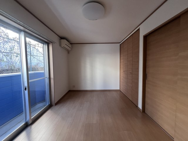 ハイツウエストIIの居間・リビング