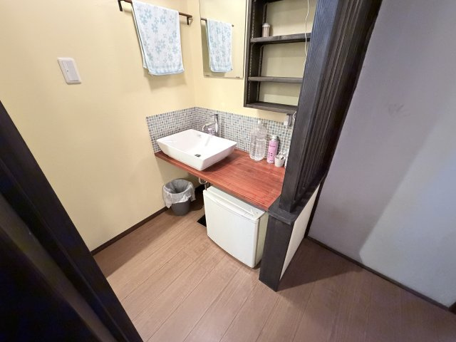 丹波市春日町黒井の中古一戸建の洗面所|2階