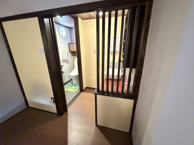 丹波市春日町黒井の中古一戸建の玄関|2階