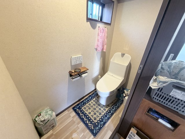 丹波市春日町黒井の中古一戸建のトイレ