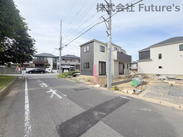 吉川市高久1丁目　新築戸建　全3棟　A号棟の前面道路含む現地写真|前面道路含む現地写真です。