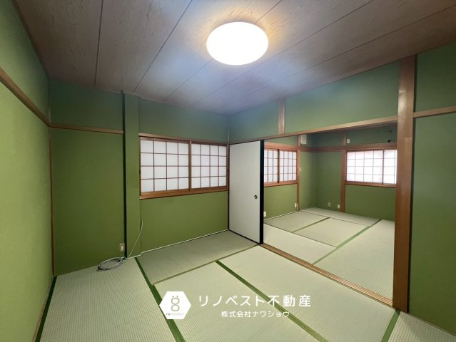 東大阪市花園東町1丁目の和室|来客時の寝室として最適♪
緑色の壁は目に優しく、落ち着きますね◎
