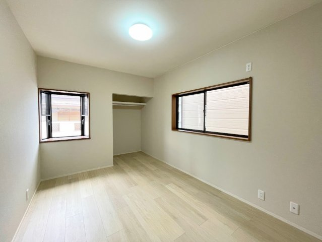 京都府京都市伏見区日野野色町　の洋室|出窓付きの明るい洋室です◎