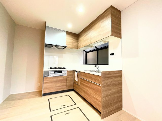 京都府京都市伏見区日野野色町　のキッチン|L型キッチンは動線が短く、使い勝手が良いです◎