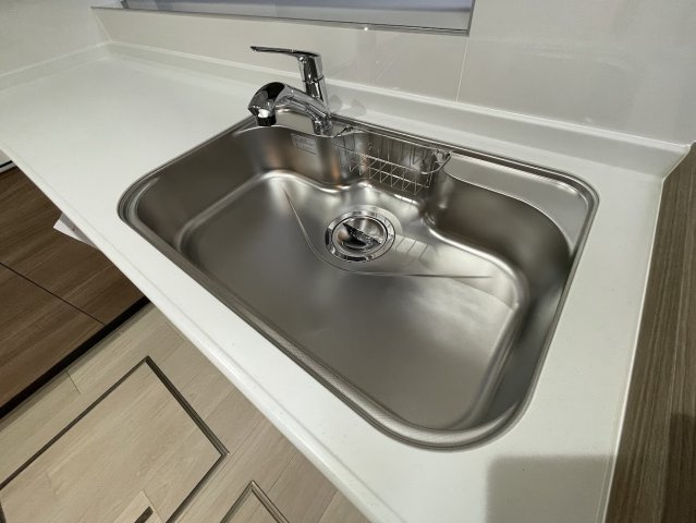 京都府京都市伏見区日野野色町　のキッチン|ステンレスシンクは汚れにくく、熱にも強いです！