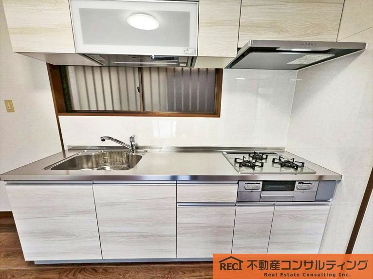 西宮市能登町　中古戸建のキッチン|駐輪スペースあり