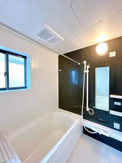 【浴室】 | 仲介手数料無料！高泊小学校に通えるリフォーム済み中古住宅　山陽小野田市西高泊 | １坪タイプのゆったりとしたお風呂