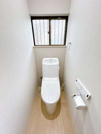 【トイレ】 | 仲介手数料無料！高泊小学校に通えるリフォーム済み中古住宅　山陽小野田市西高泊 | トイレです